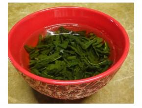 茶叶（我用丁香茶叶）用热水泡开