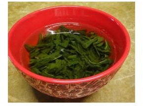 茶叶（我用丁香茶叶）用热水泡开