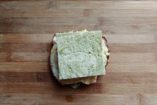 再盖上另一片吐司