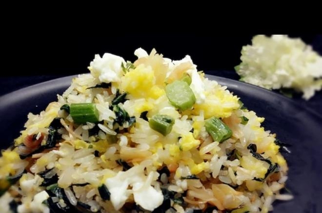 瑶柱菜心粒蛋炒饭