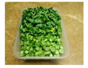 菜心洗净切粒备用