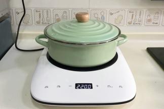 盖好锅盖，开大火煮开。