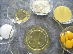 可以用勺子挖出蛋黄