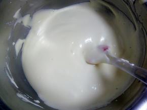 搅拌均匀，速度要快点，以免消泡