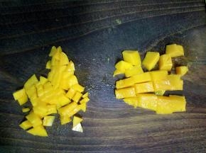 芒果切大块和小粒
