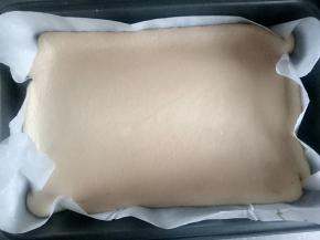 时间到，蛋糕烤好了，取出来凉晾