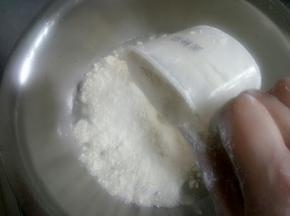 放入面粉