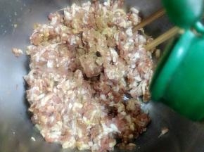 十三香搅拌均匀先腌着