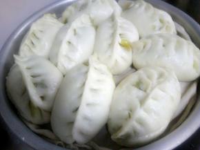 上汽后蒸二十分钟，时间到不要关火，揭开盖子再蒸一分钟