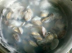 蛤蜊煮开以后关火