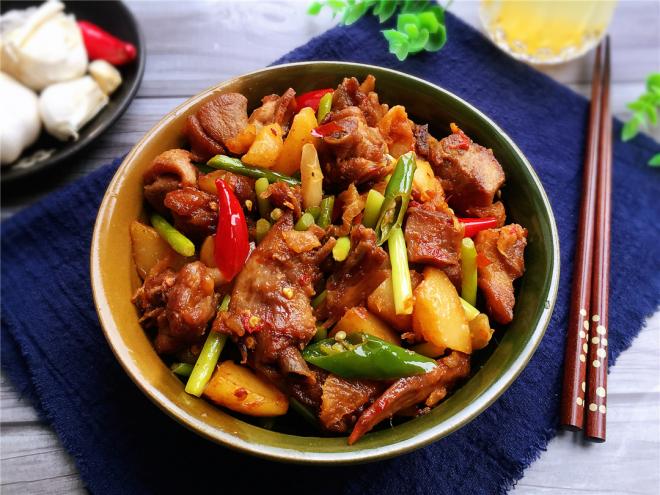 风味酸萝卜烧鸭