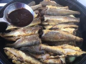 放入1勺甜面酱。