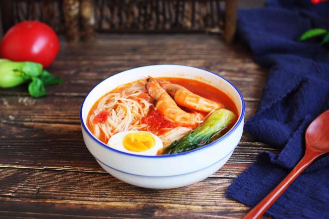 番茄鲜虾空心面面汤