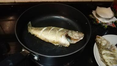 两鱼两食，一条香煎