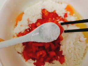 食盐，我加入这样的两勺，这个可以以自己口味轻重去加