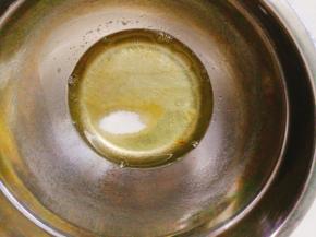 加入细砂糖三分之一