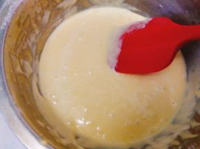 用上下翻拌的方式拌匀。