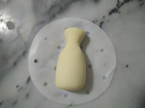 搓成如图中的瓶状。