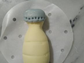 带上小帽子。