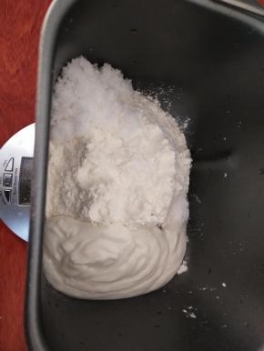 除黄油外所有材料入桶