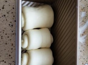 全部做好放入土司盒