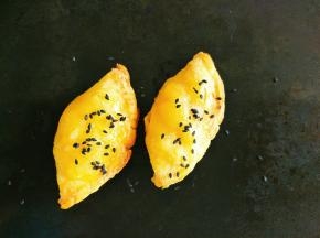 撒上黑芝麻，继续烤到20分钟。