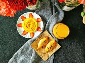 再来一杯鲜榨橙汁，一顿美美的下午茶搞定。