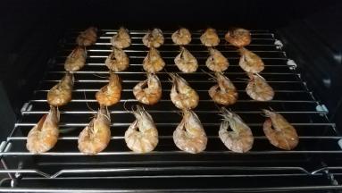 再160度50分钟，虾壳离肉，变白色即可