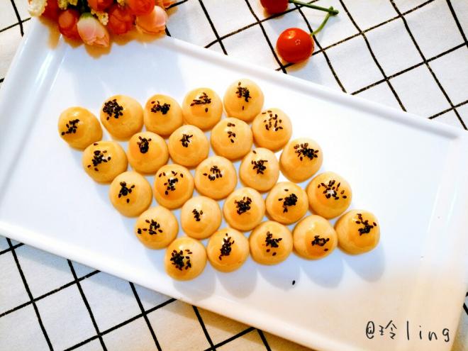 迷你肉松小小酥