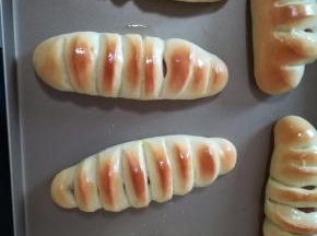 出炉刷黄油液。