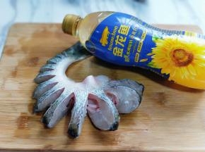 一直均匀的从尾部剪到头部。