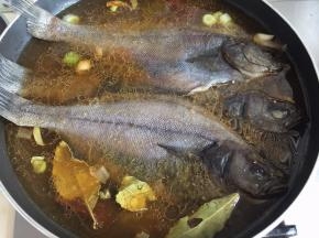 添水没过鱼肉