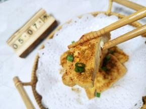 忍不住开动了！以后我也可以自己弄煎豆腐，更好吃跟卫生！