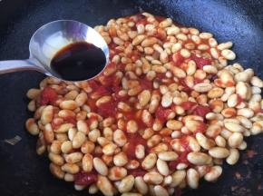 放入20g的生抽。