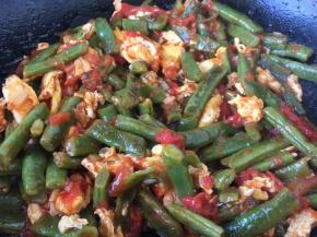 淋入1小勺的花椒油提味即可。