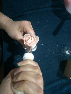 第四层，同样是画拱门，时钟方向1点钟，花瓣没有瓣数，左手不要忘记转钉