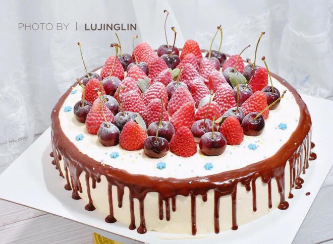 12寸戚风生日蛋糕