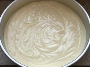 倒入12寸模具中