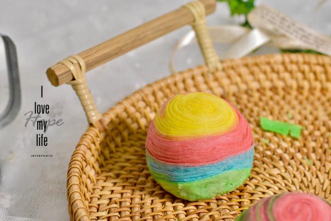 螺旋彩虹蛋黄酥