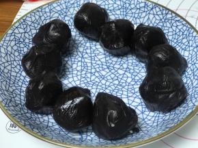 准备豆沙馅，25克一个