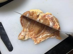 用刀背剁一剁