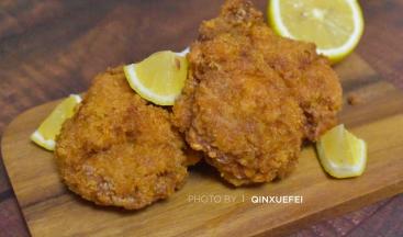 挤一些柠檬汁在表面，更好吃