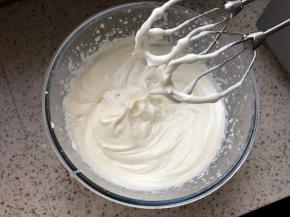 打发至如图，奶盖就做好了