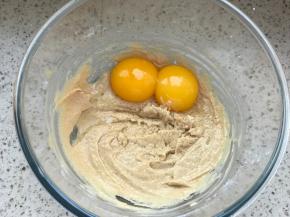 加入蛋黄