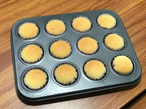 放置凉透，最好冰箱冷藏两个小时再吃，口感像轻乳酪一样绵润