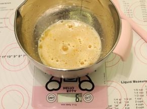 加入玉米糖浆，拌匀