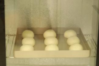 启动发酵箱，温度为35度，湿度80度，时间30-35分钟