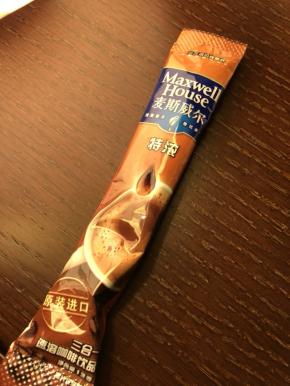 准备一条特浓咖啡粉，喜欢咖啡味可多加一点。