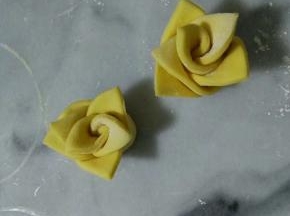 花瓣整理一下。