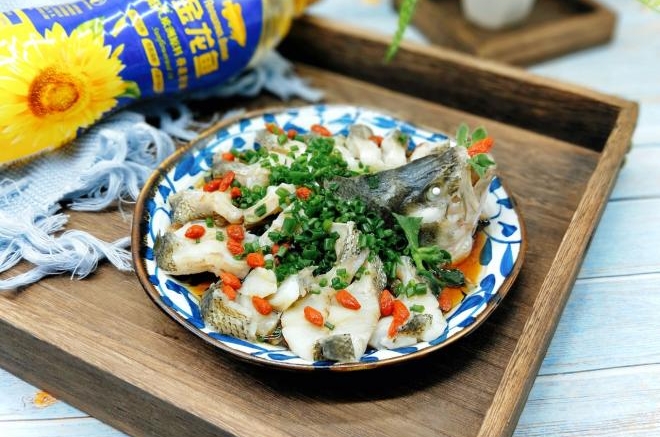 清蒸孔雀开屏鲈鱼